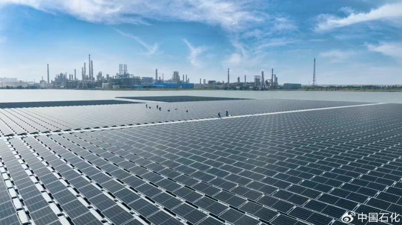 中國首座海水漂浮式光伏項目建成投用，年發(fā)綠電 1670 萬千瓦時