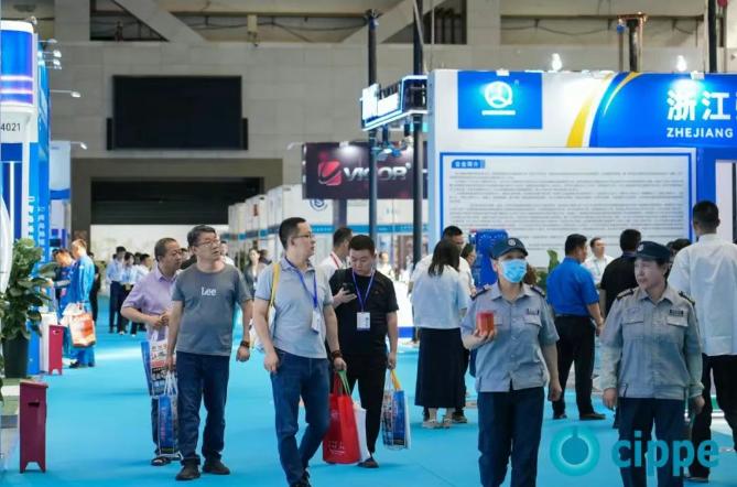 2025新疆國際石油和化工技術裝備展今日開幕！500+名企云集共創(chuàng)絲路中亞能源新走廊！